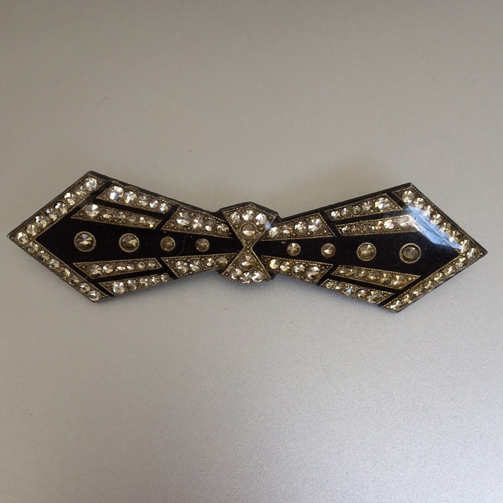 Art deco brooch, onyx, crystals set in silver